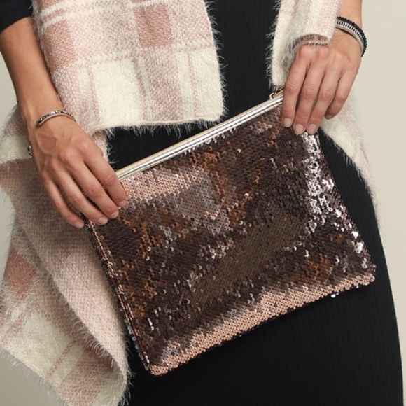 ❗️LAST❗️Rose Gold Sequin Clutch - Picture 2 of 5
